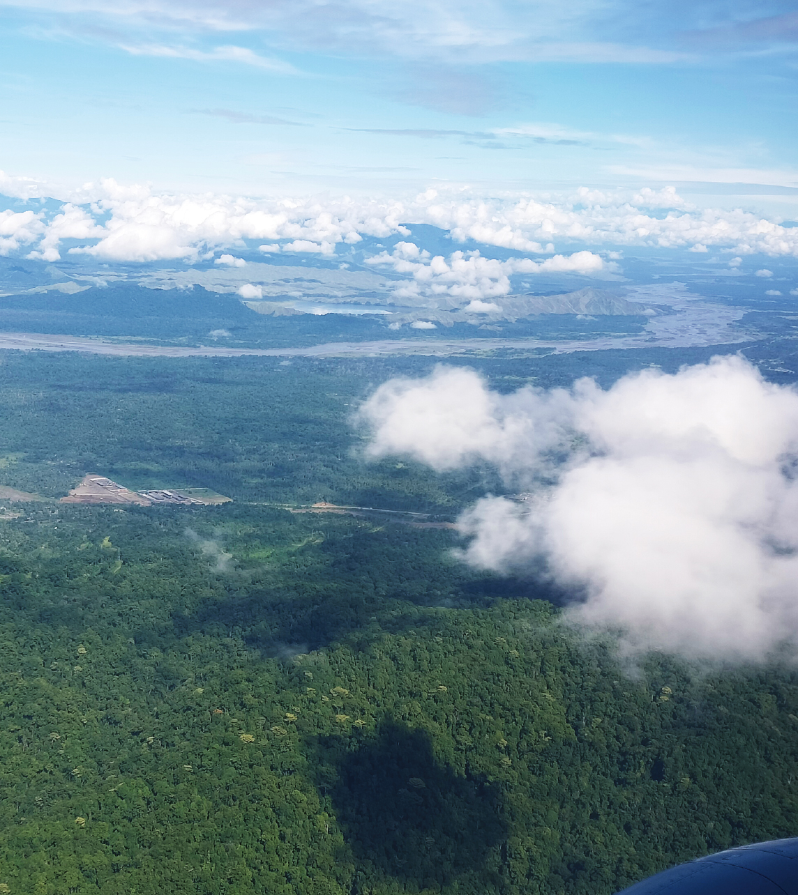 機内から見たPNGの国土