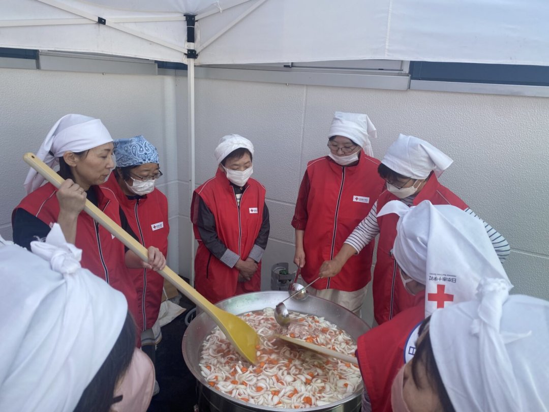 よいしょ、よいしょ、おいしくなーれ