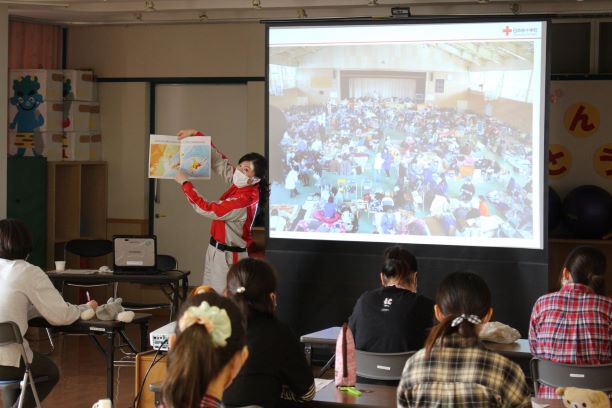 道内初 災害時の乳幼児支援講習を実施 北海道支部の最新トピックス 日本赤十字社 北海道支部