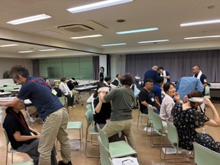 A first aid training session incorporating sign language held by the Japan Red Cross Society