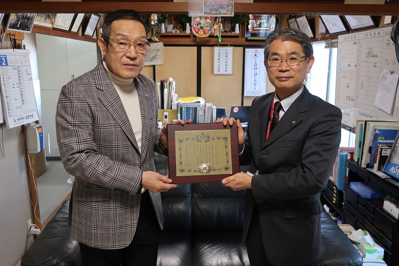 テクニカルカンパニー様へ日赤金色有功章を贈呈しました 島根県支部からのお知らせ 日本赤十字社 島根県支部