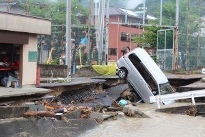 IMG_3662_7月8日広島救護班出動坂町小屋浦小学校へ向かう