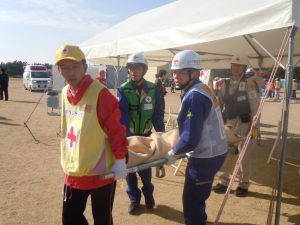 %e2%91%a7%e5%82%b7%e7%97%85%e8%80%85%e3%82%92%e6%8b%85%e6%9e%b6%e3%81%a7%e6%90%ac%e9%80%81%e3%81%99%e3%82%8b%e9%98%b2%e7%81%bd%e3%83%9c%e3%83%a9%e3%83%b3%e3%83%86%e3%82%a3%e3%82%a2