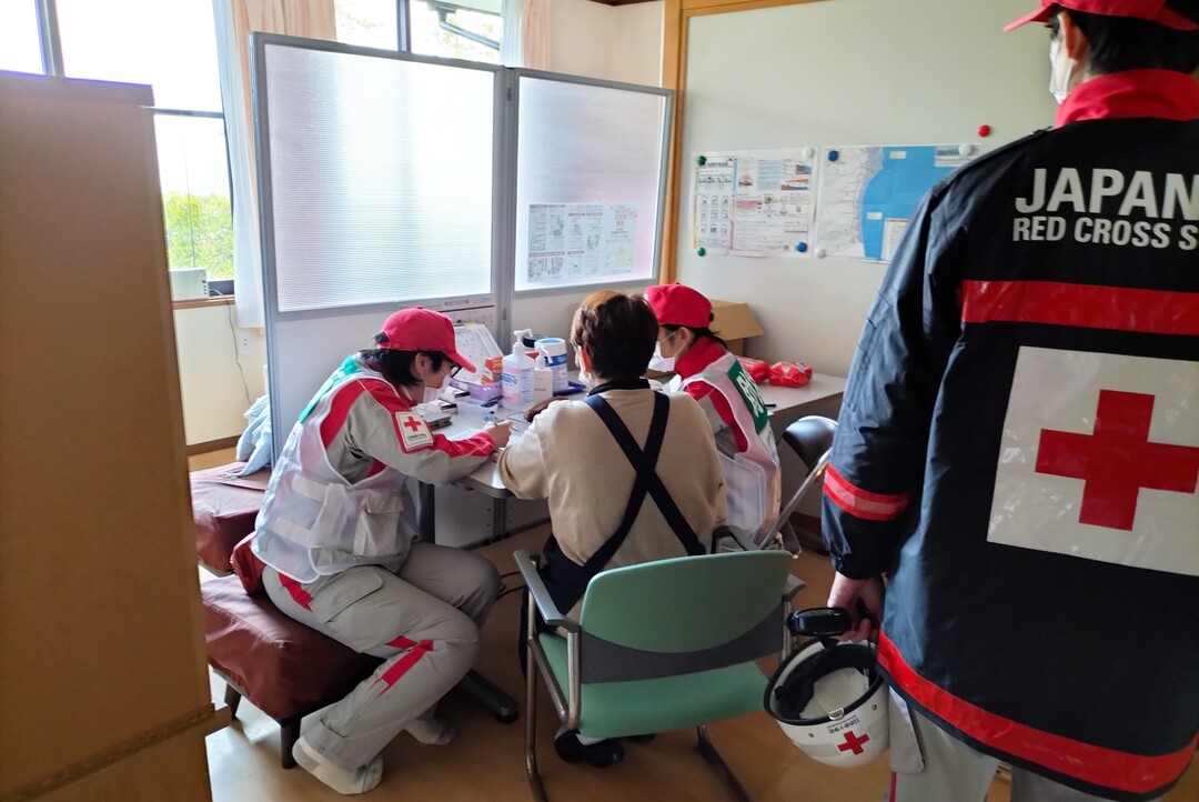 Rescue team making rounds at an isolated facility_Suzu City_Ishikawa Prefecture.jpg