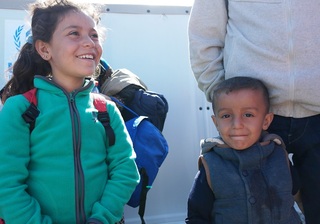 マケドニア_p-MKD0236_ Douaa＆Louay _Caroline Haga_IFRC.jpg