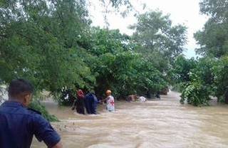 南アジア洪水.jpg (２カラム画像（枠なし）：322x210px)