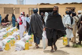 干ばつと洪水の被害を受けたアフガニスタンの人々への食糧支援