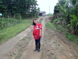 自身が持つ救急法の知識を生かし、交通事故現場で救助活動を行った経験を話すCHV