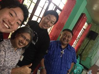 CHV活動への協力を約束いただいたカヤパ郡長のバラシャ氏（左から2番目）