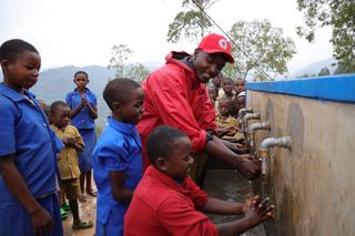ルワンダ赤十字社が実施する子どもをを対象とした衛生活動