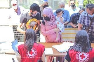 レバノン赤による物資配付や被害状況調査の様子2