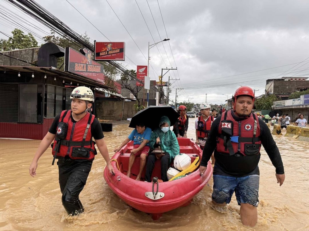 速報】台風25号がフィリピン中部を直撃、フィリピン赤十字社は最前線で
