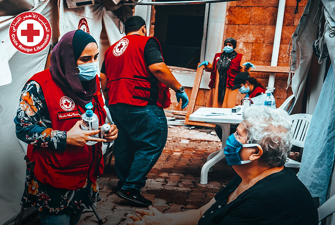 被災者のこころのケアを行う赤十字ボランティア