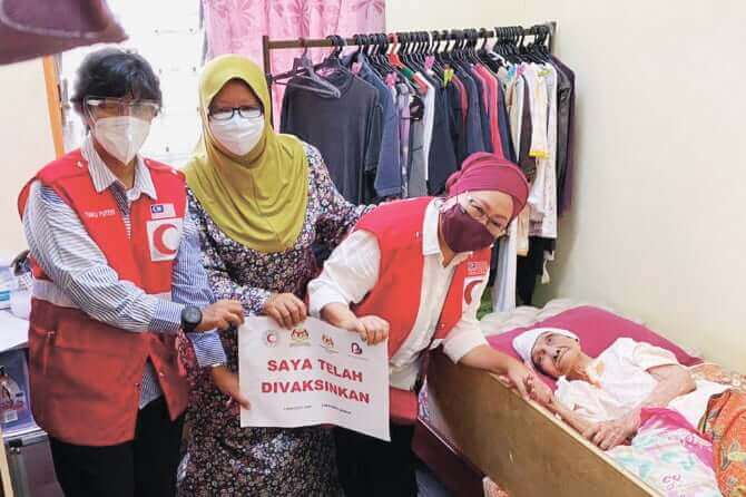 ３度目のロックダウンに 疲弊するマレーシアで、社会的弱者のワクチン接種をサポート