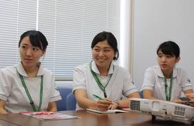 看護学生のインターンシップに潜入 大森赤十字病院 の やさしく思いやりのある看護 に触れて トピックス 看護師等の教育 医療 社会福祉について 日本赤十字社