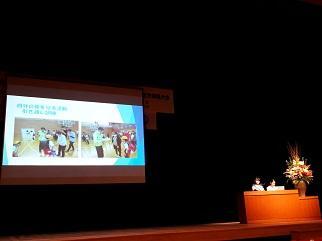 【小学校】引き渡し訓練の活動を報告する様子