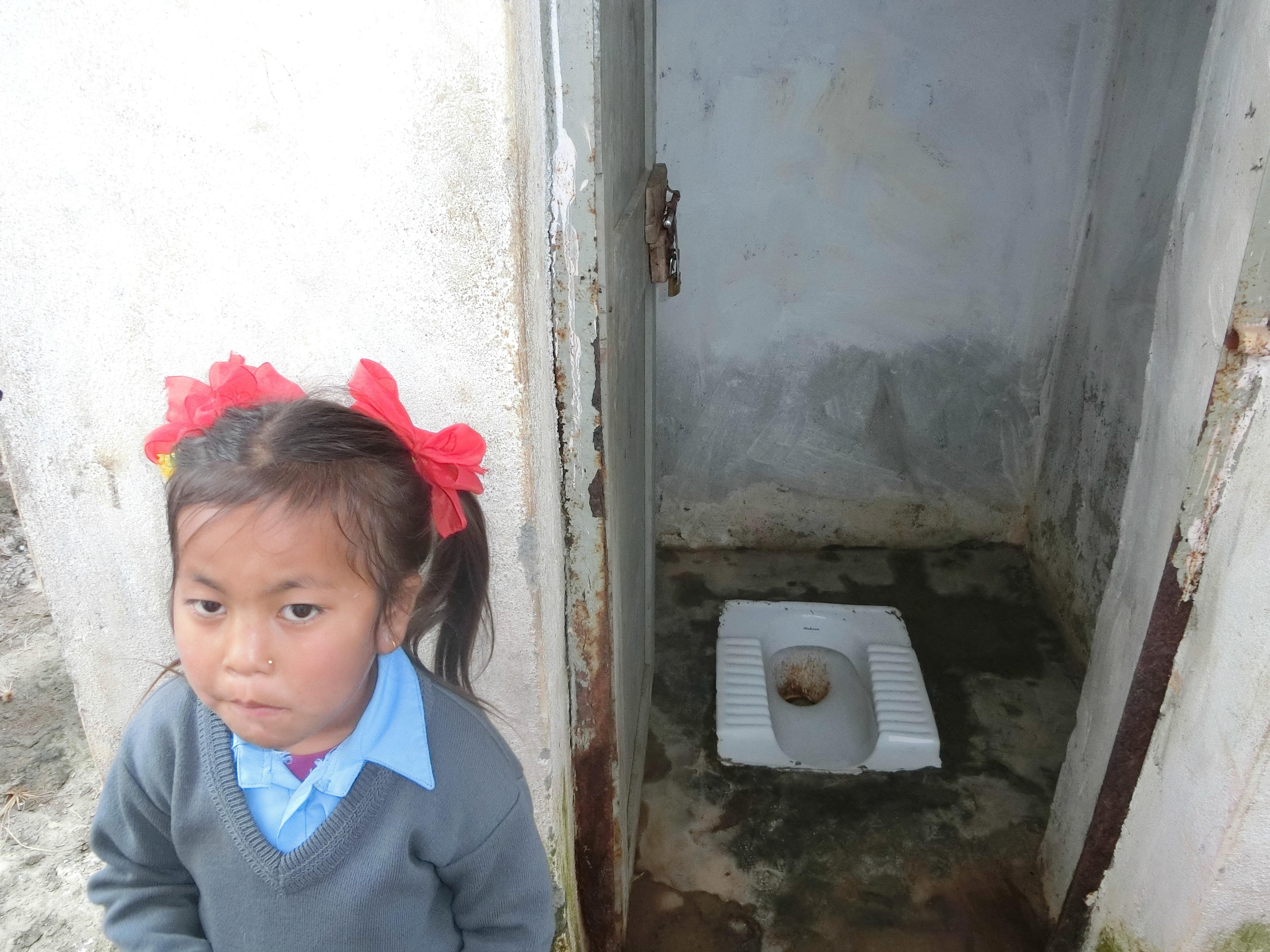ネパールの子どもたちが大活躍 学校 地域に広がる衛生環境改善の輪 トピックス 青少年赤十字 赤十字ボランティア 青少年赤十字について 日本赤十字社