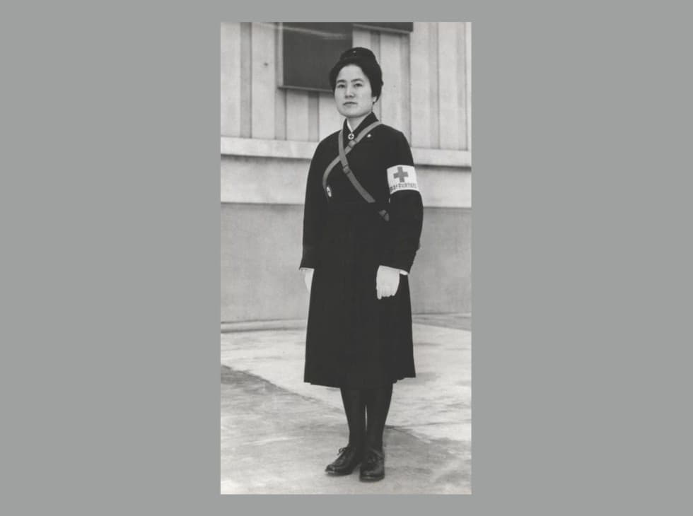 大正時代の洗練デザインは今も現役【女子救護員制服】｜所蔵品紹介